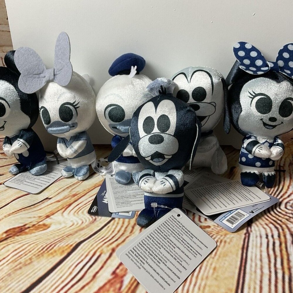 Disney Funko Plush includes Mickey, Minnie, Donald and friends - Set of 6